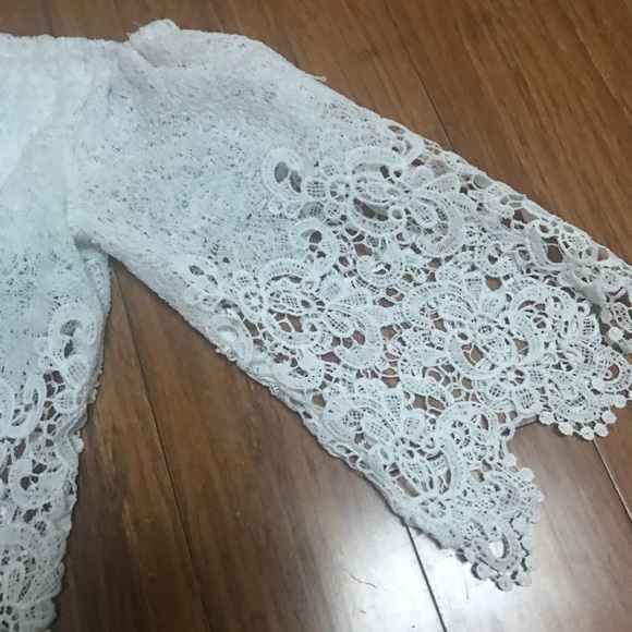 Off-the-Shoulder White Lace Blouse - Picture 5 of 5